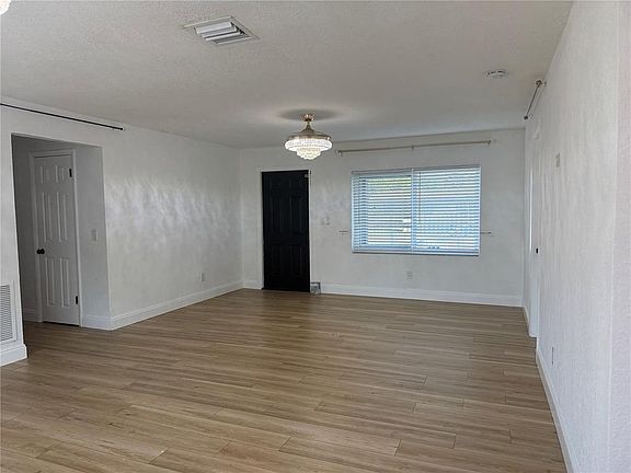 3rd image of 730 E Melrose Cir #1040