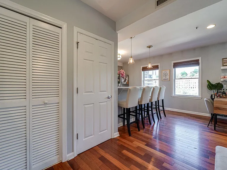 650 2nd St #4G — Photo 16