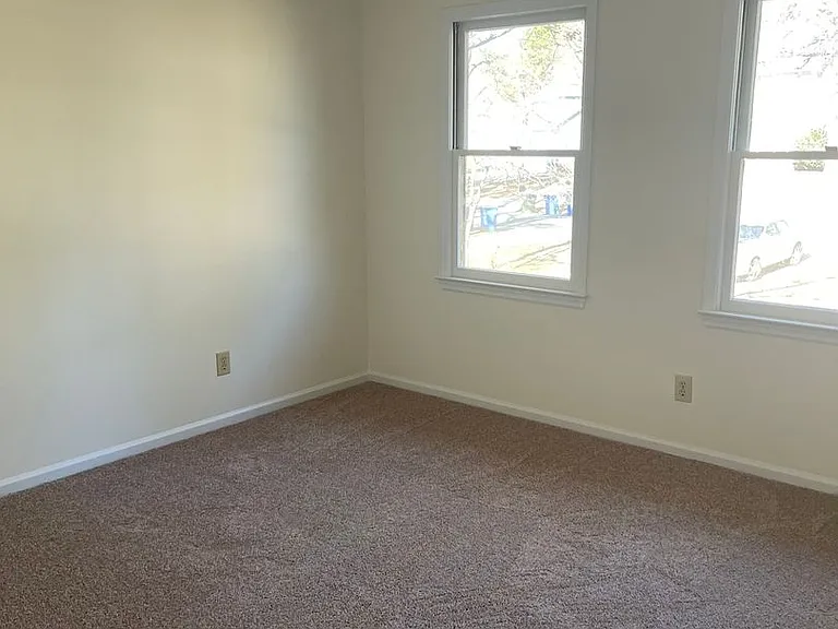 609 Georgetown Cir — Photo 17
