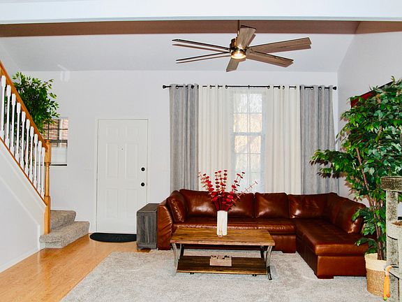 4th image of 114 N Jason Ln