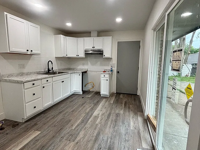1015 Furman St #1 — Photo 3