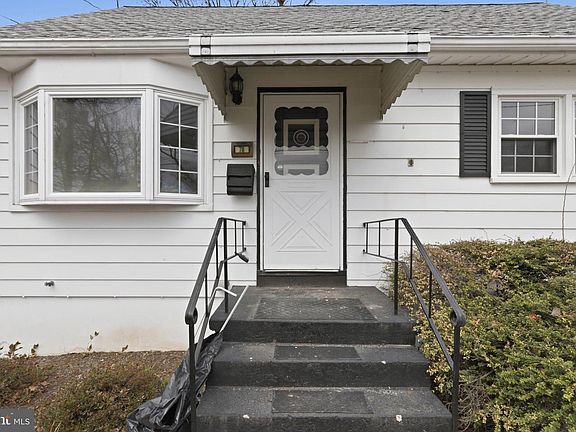3rd image of 78 Clayton Ave