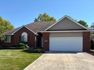 1214 Evergreen Ln, Yorkville, IL 60560