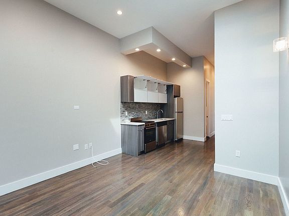 5th image of 1491 Gates Ave #2LL