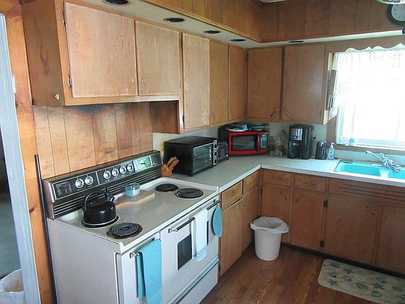 3rd image of 212 Horseheads Blvd
