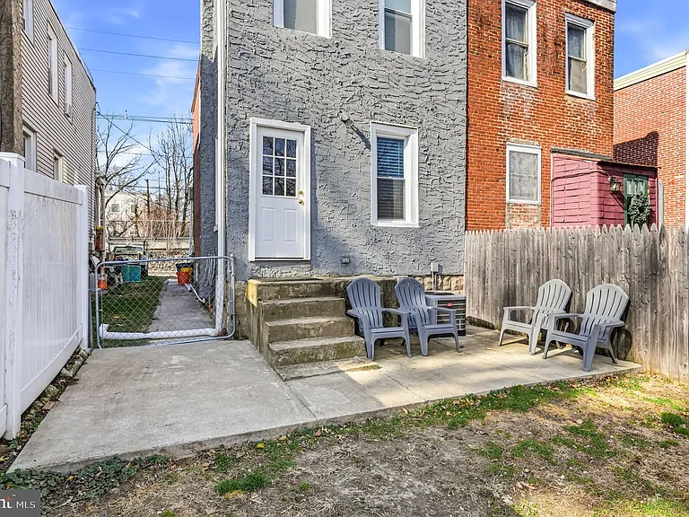 11 E Atlantic Ave — Photo 30