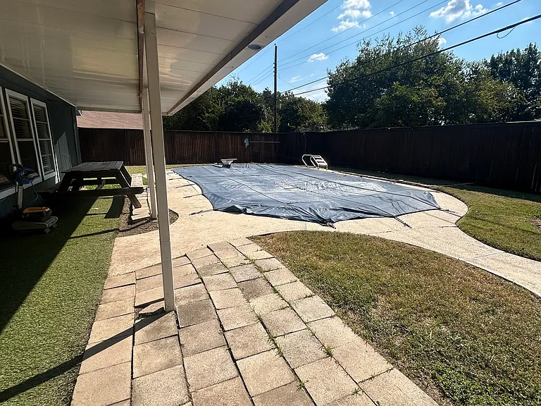 401 Lena Ln — Photo 8