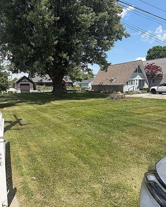 1st image of 5 E North Rd