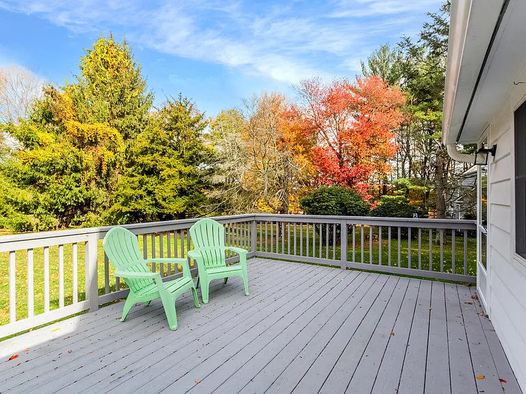 31 Hillandale Rd — Photo 36