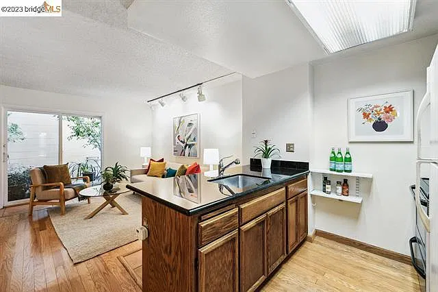 1 bed, 630 sqft, $2,495 — Photo 3