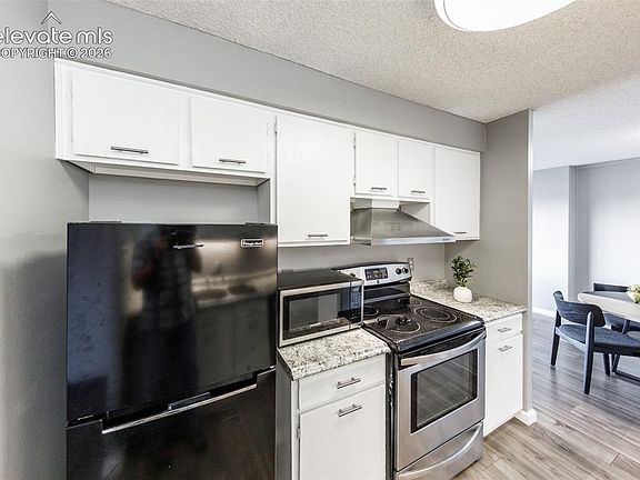 4th image of 411 Lakewood Cir APT B913