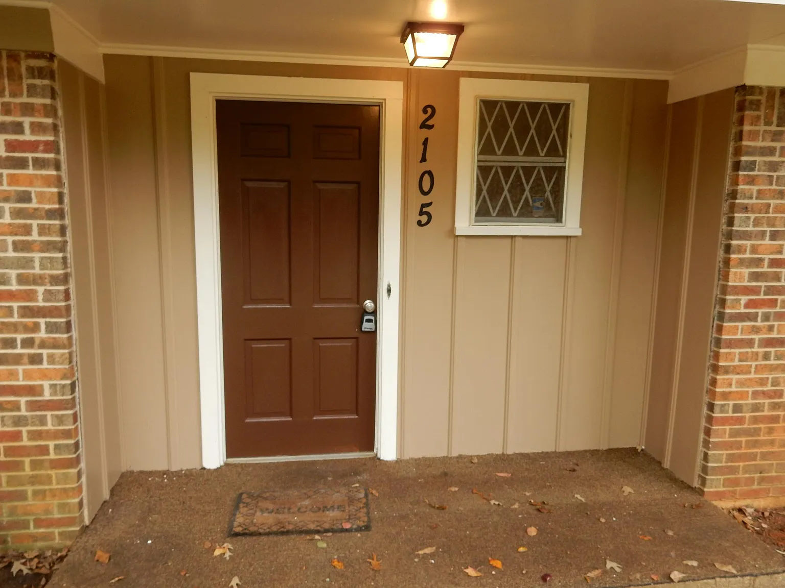 5 bed, 2104 sqft, $2,350 — Photo 2