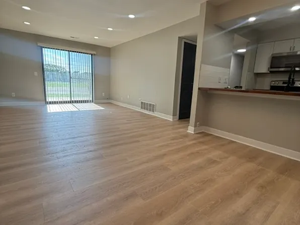 Legacy at Shoreline Apartments