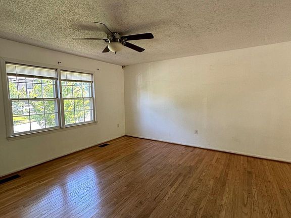 4th image of 16026 Laconia Cir