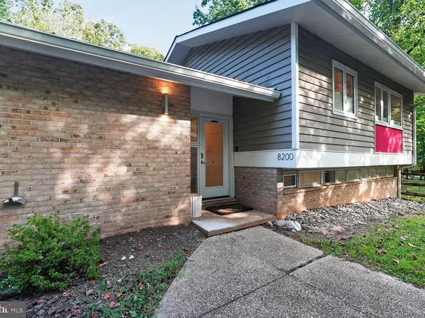 8200 Stone Trail Dr, Bethesda, MD 20817