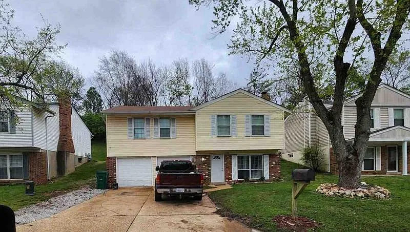 2428 Cambridge Rd photo 1