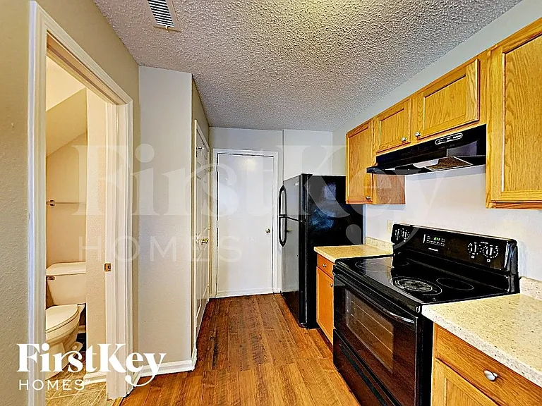 6646 Kinnerton Dr — Photo 7