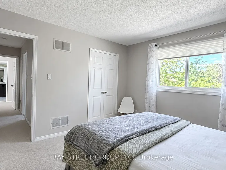 1469 Sprucewood Ter — Photo 12