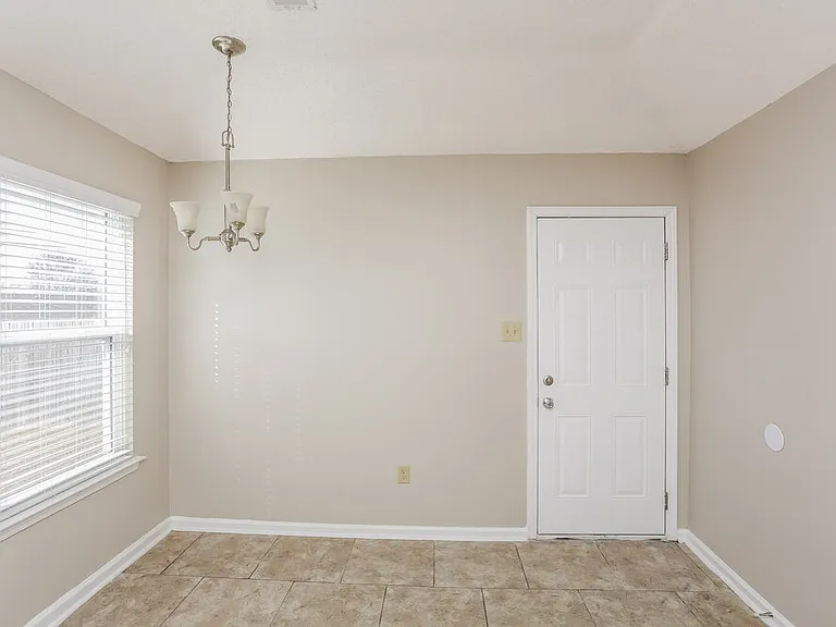 5305 Oak Court Cv N — Photo 7