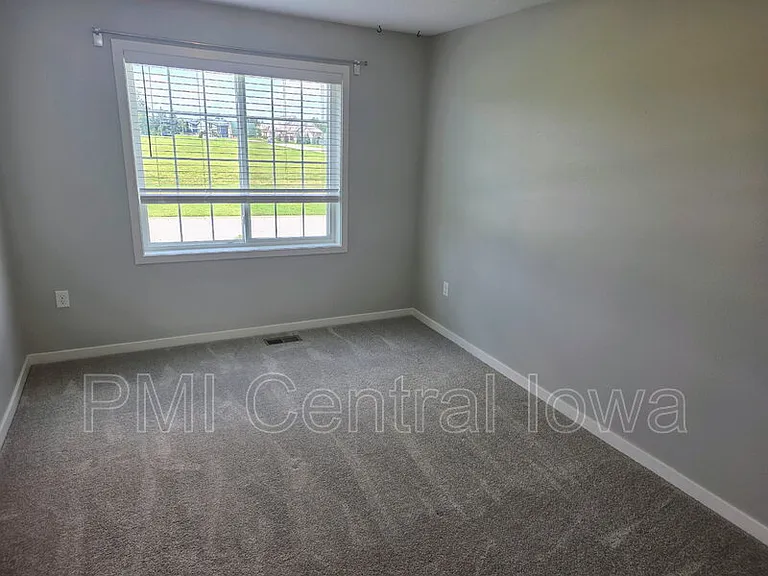 9643 Turnpoint Dr — Photo 21