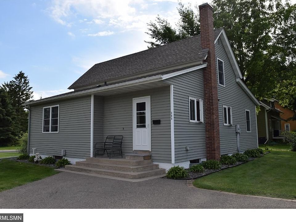 1st image of 205 3rd St NE