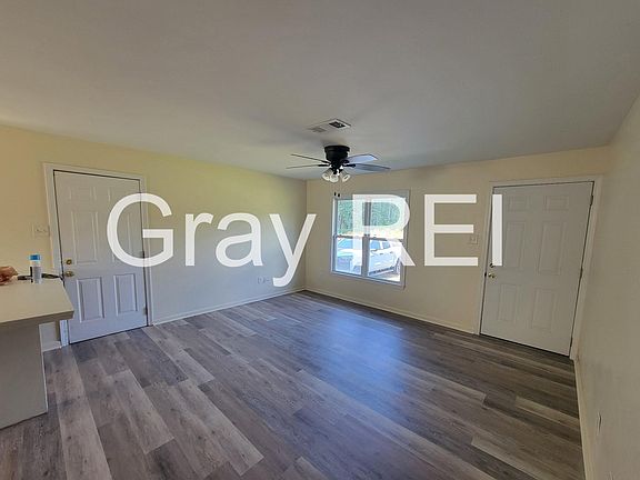 5th image of 13 Oakwood Dr