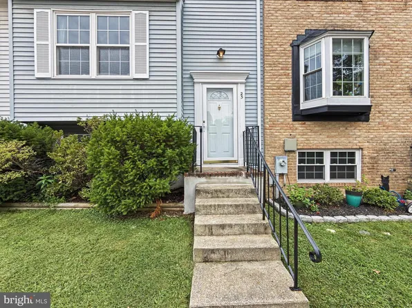 25 Piedmont Ct, Halethorpe, MD 21227