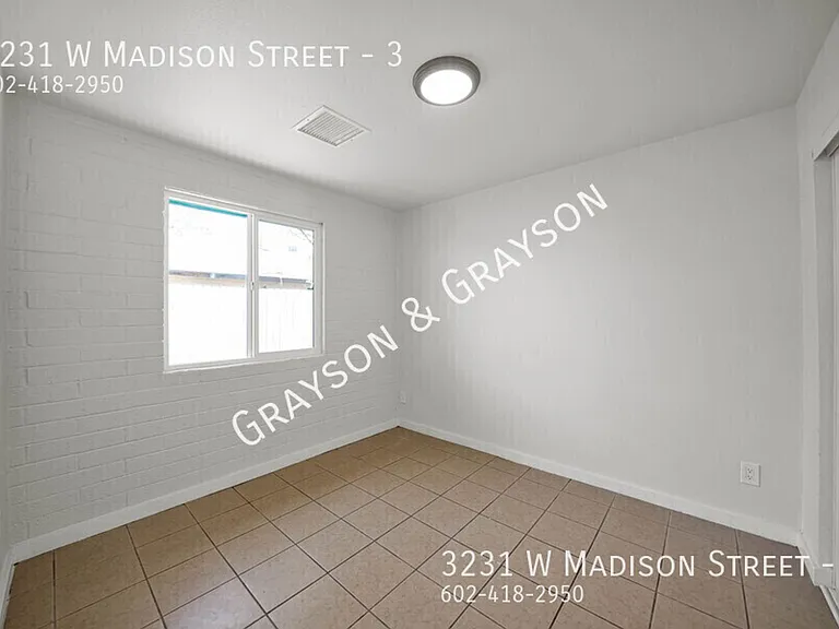 3231 W Madison St — Photo 7