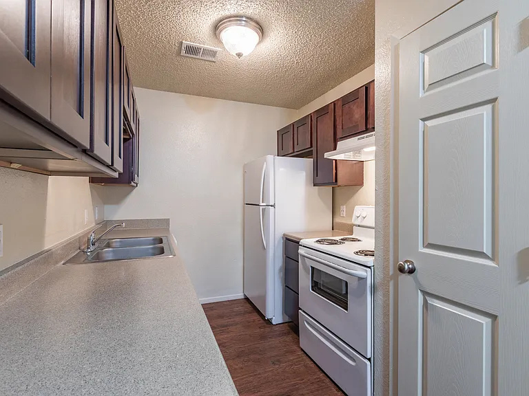 Gant Apartments — Photo 35