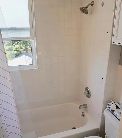 609 Adams St — Photo 13