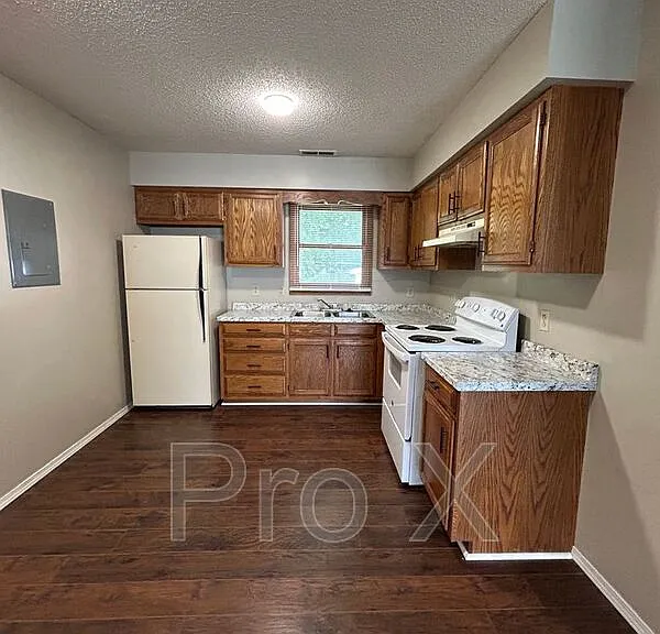 517 E Washington St #A — Photo 3