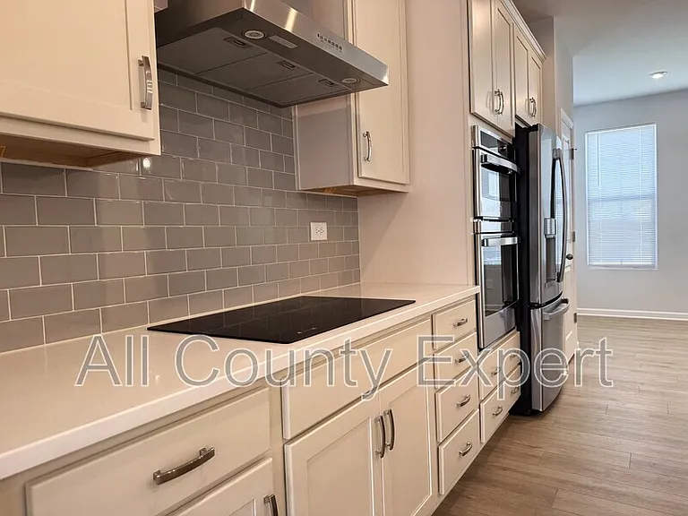 2817 Beacon Bend Xing — Photo 9