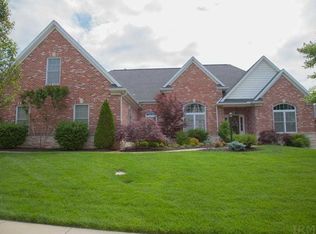 1282 Woodfield Dr, Newburgh, IN 47630
