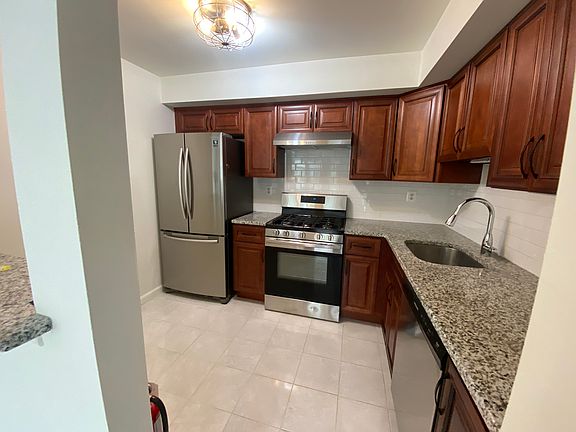 Kitchen with Granite Counter tops with new appliances