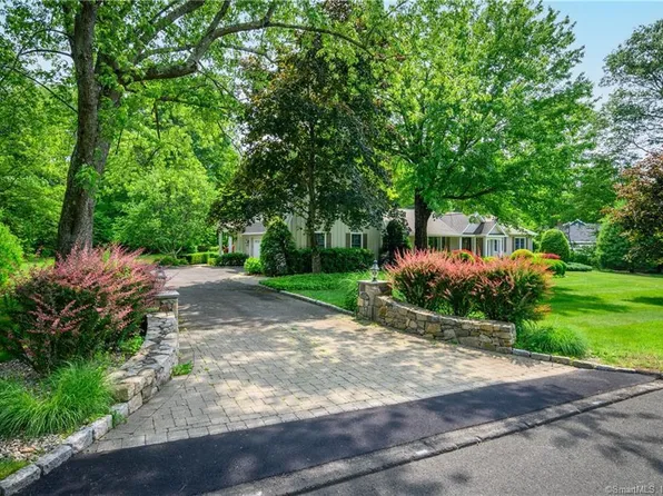 23 Richter Dr, Danbury, CT 06811