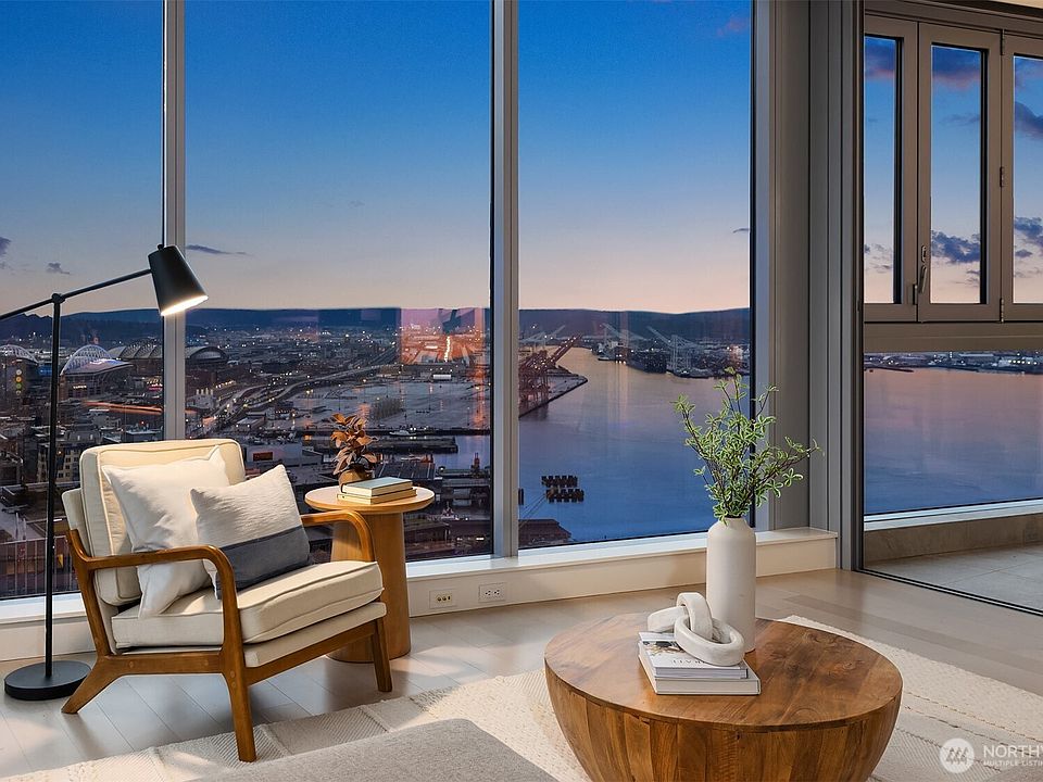1st image of 1521 2nd Avenue #3102