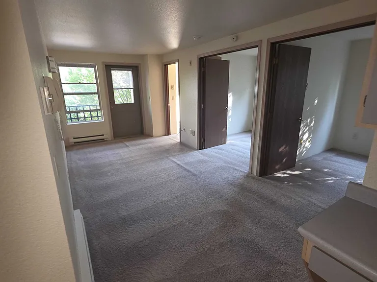 Cedar Apartments — Photo 7