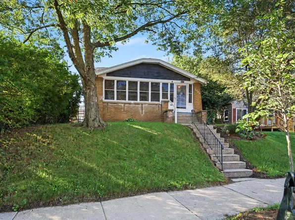 1036 Dickinson St SE, Grand Rapids, MI 49507