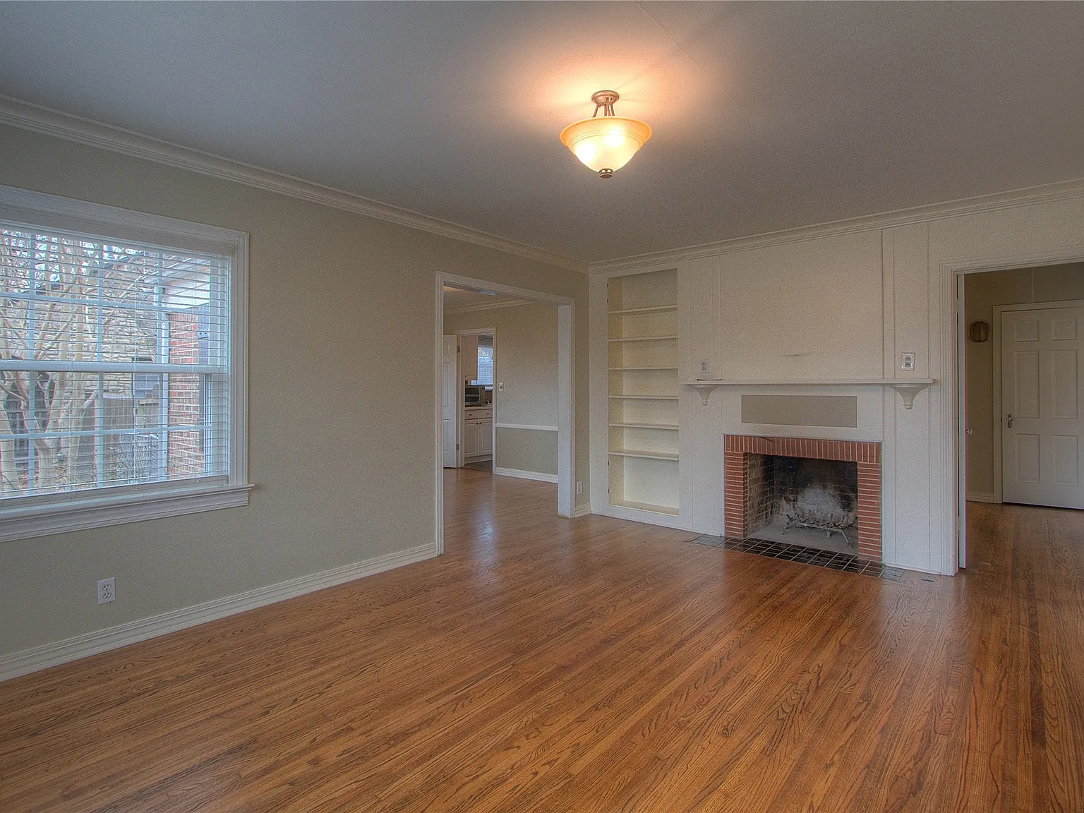 2 bed, 1.0 bath, 1284 sqft, $1,500 — Photo 3