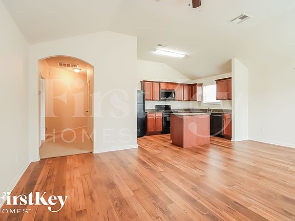 4th image of 9846 Onyx Trail Dr