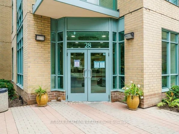 28 Olive Ave, Toronto, ON