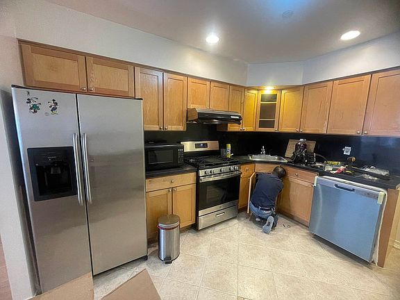 4th image of 115 Dahlgren Pl APT 2C