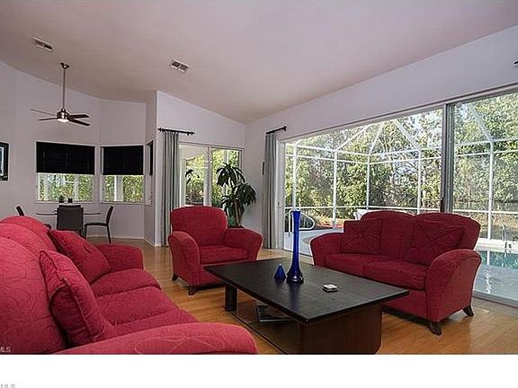 4th image of 8911 Springwood Ct