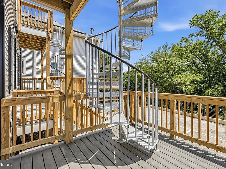 2530 B Elvans Rd SE — Photo 49