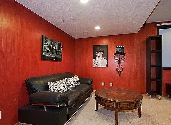 3rd image of 521 10th Ave NE
