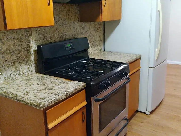 228 E Whittier Ave — Photo 5