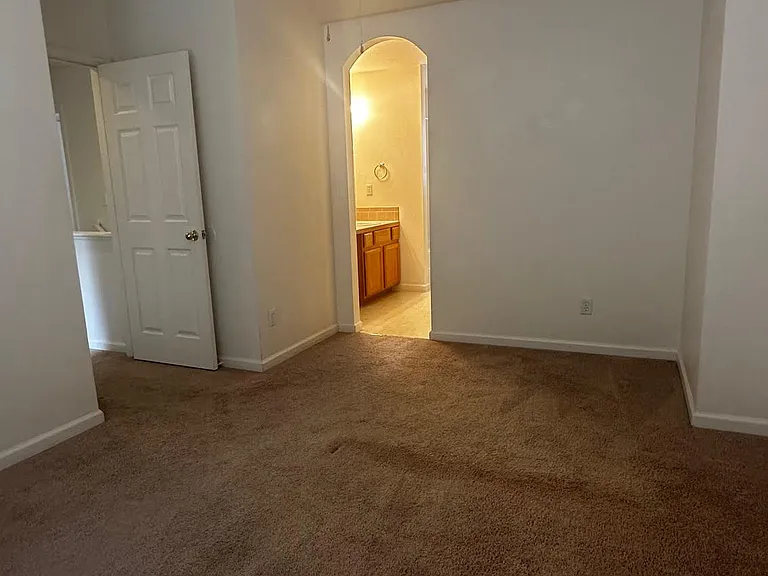 3345 Saratoga St #B — Photo 16
