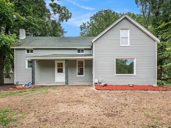 27996 Pine Lake St, Edwardsburg, MI 49112