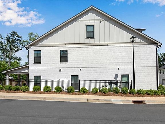 4th image of 400 Renwood Trl