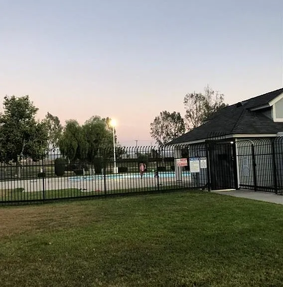 28561 Foxboro Ln — Photo 13